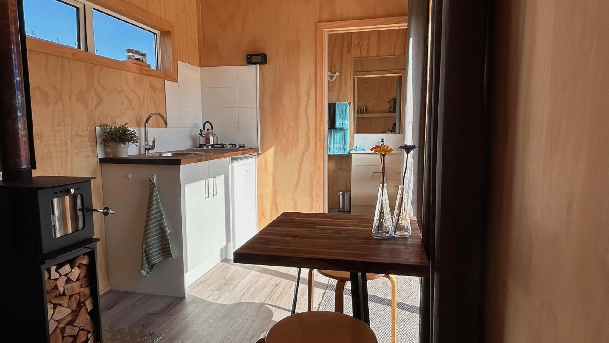 Cosy Tiny Container Cabin Carterton Exteriör bild